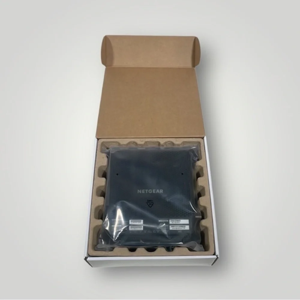 NETGEAR | Nighthawk AC1900 Cable Modem + Router - Picture 3 of 7